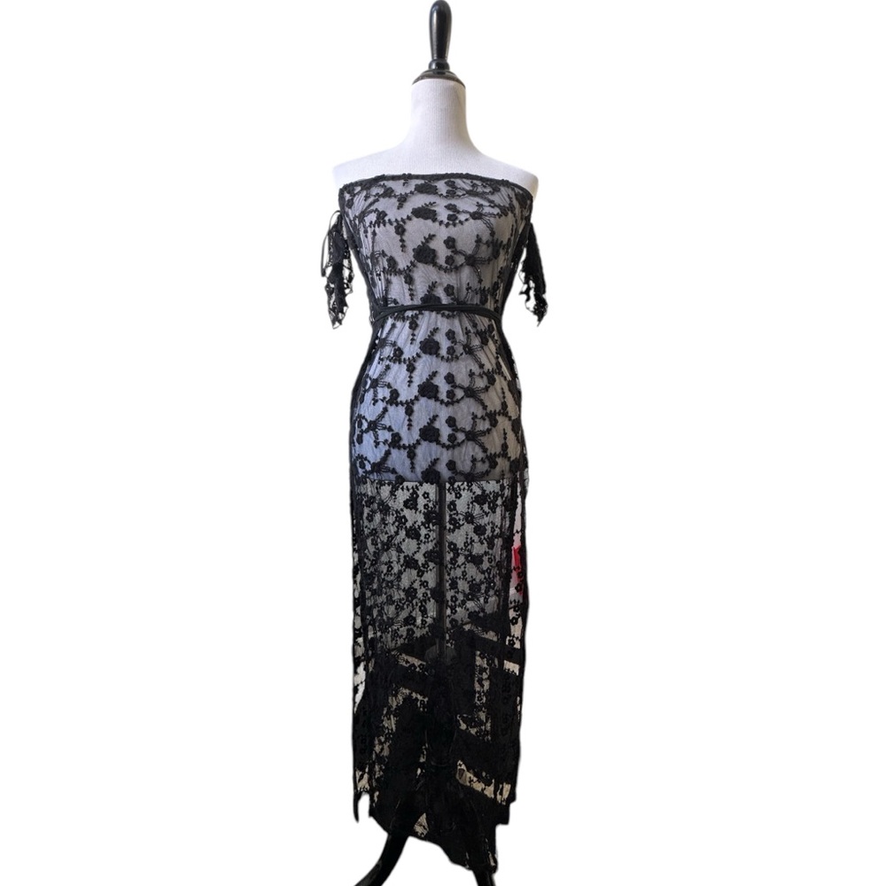 Woman Black Strapless Cover-Up